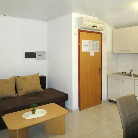 Haus Branimir Appartamento Vir